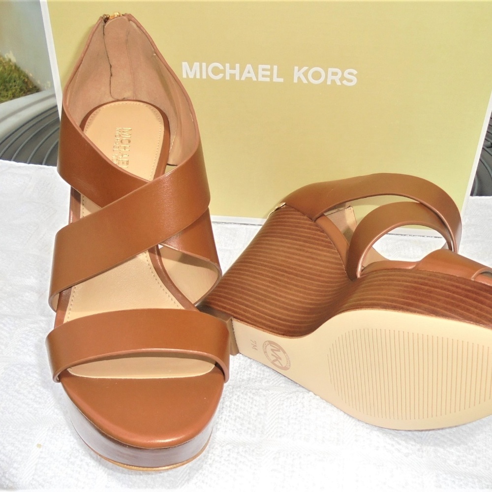 NEW Michael Kors platform wedge size 7